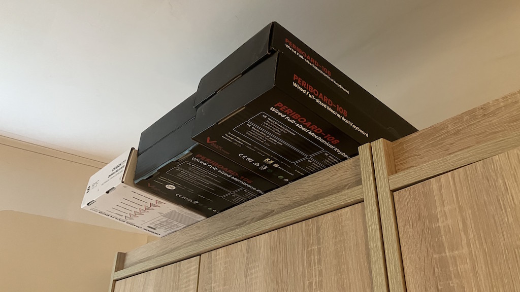 17-very-responsible-keyboard-storage